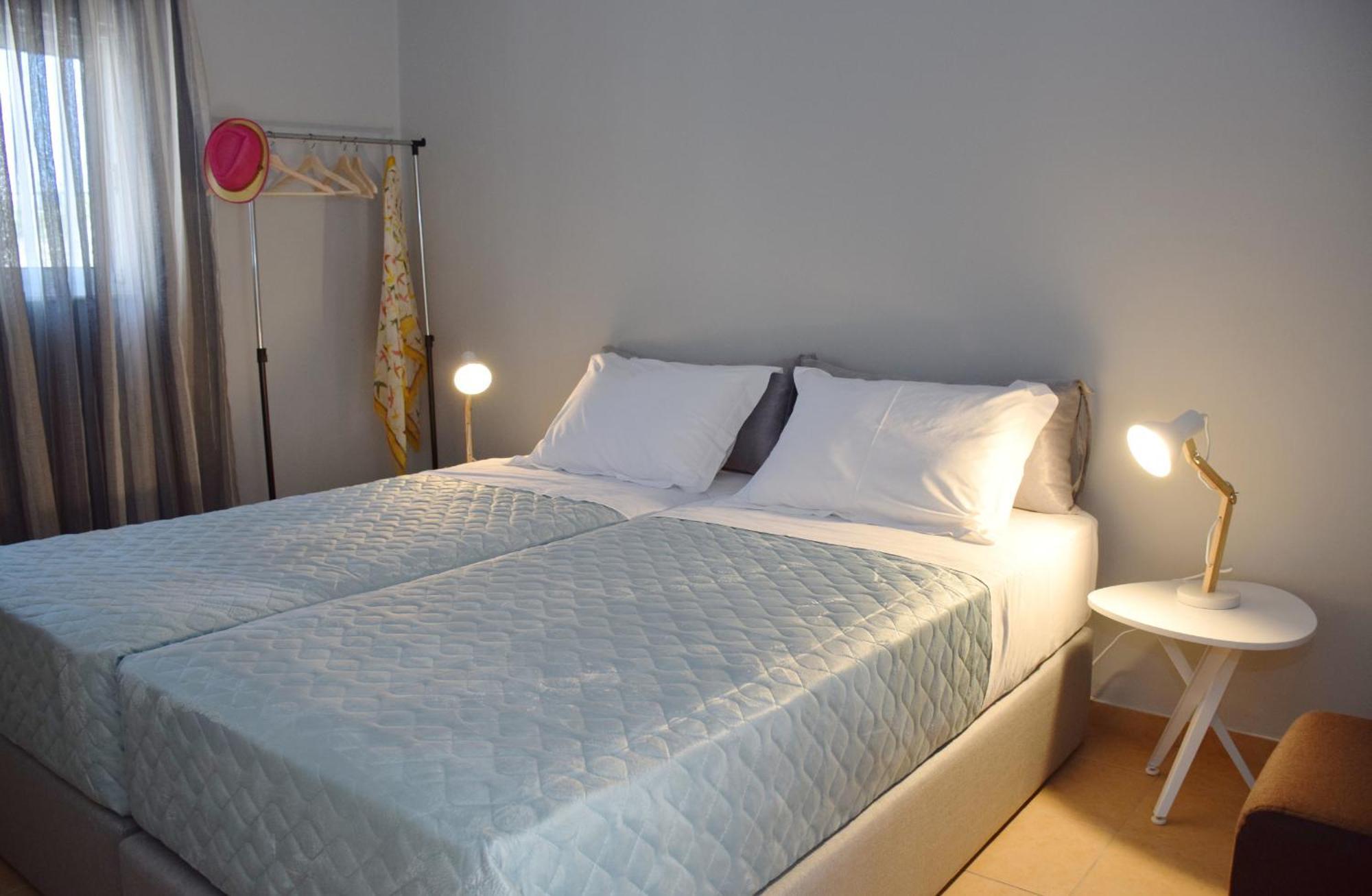 Evaris Apartments Chrissi Akti Chania Exterior foto